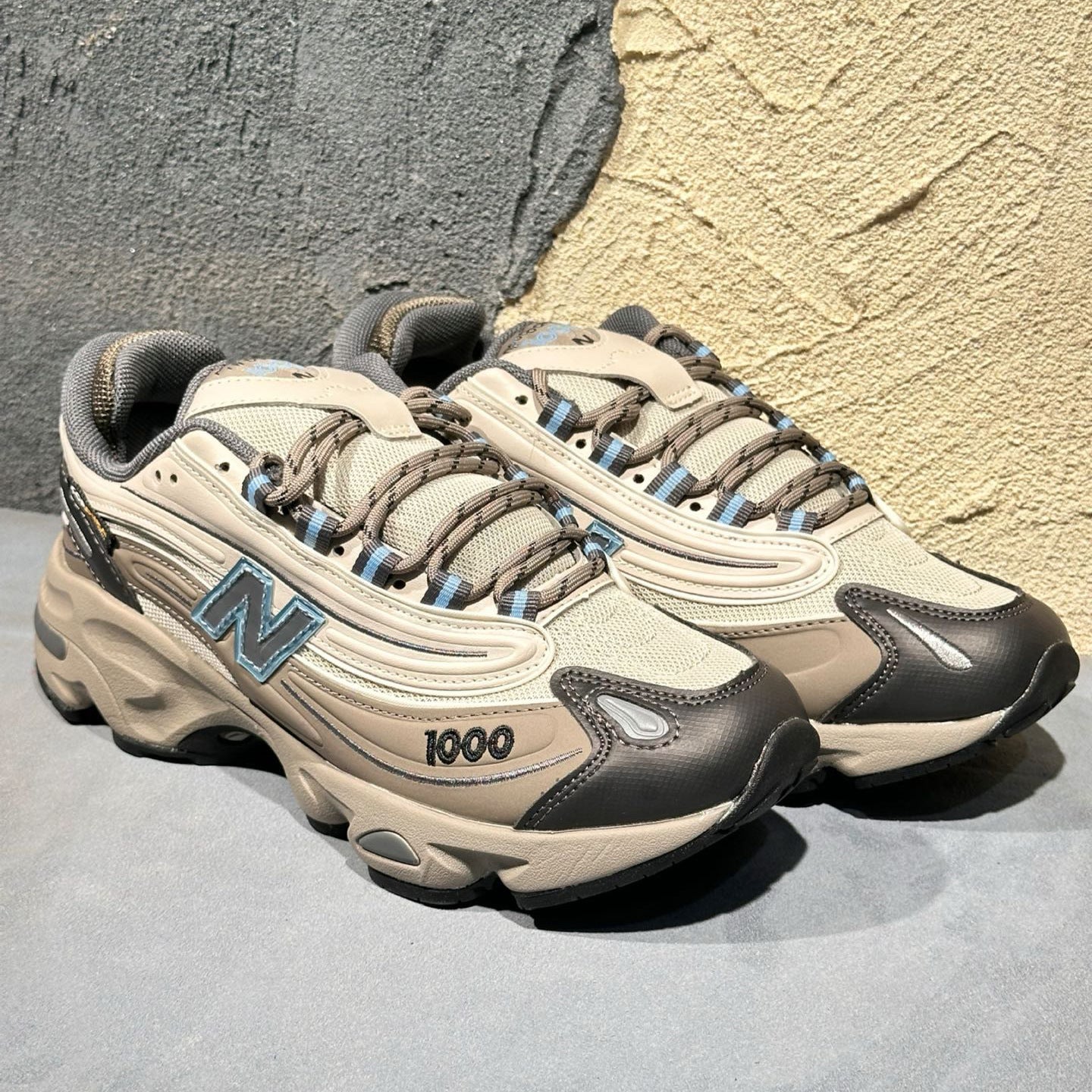New Balance 1000